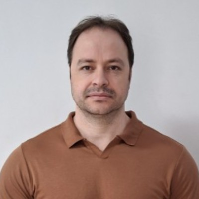 Foto de Maciel Taborda, autor do artigo
